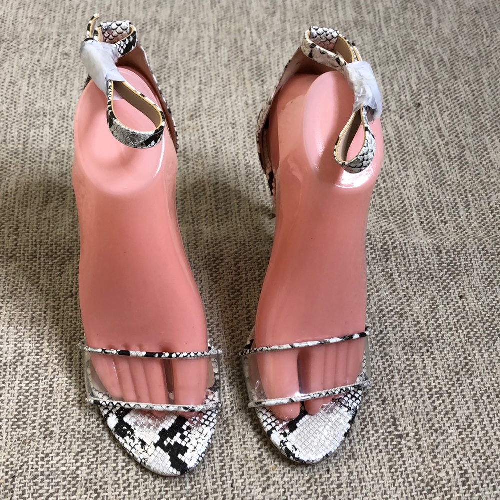 ALDO SNAKE PRINT ANKLE STRAP SANDALS SIZE 8